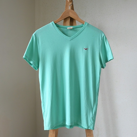 Hollister Bundle of 3 V-Neck Muscle Fit Tees - Picture 4 of 8